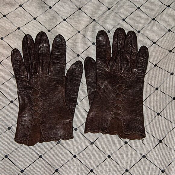 Vintage Ladies Fine Leather gloves Size Medium Fine split Leather Brown - Picture 1 of 2
